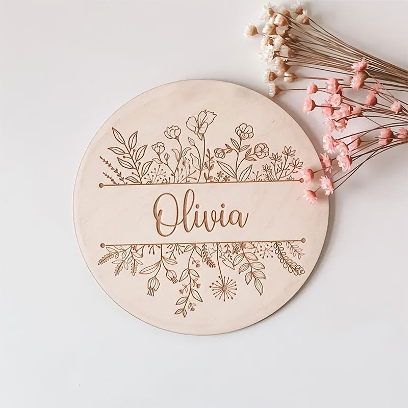 Personalized Engraved Gift - Personalisierte Blumen-Gravur Namensplakette, Maßgefertigtes Rundes Holzschild,